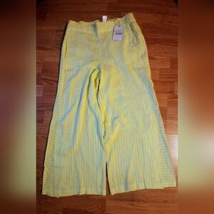 P*NWT Ladies Long Capris By Stella Parker. Yellow/grern White Stripes Msrp $54
